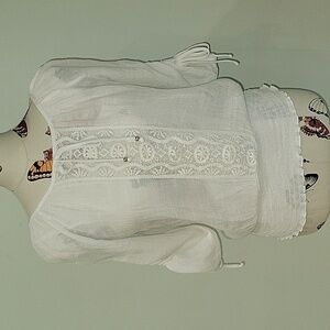 IZ BYER white top with lace front and sinched sleeves.  Size is Medium.